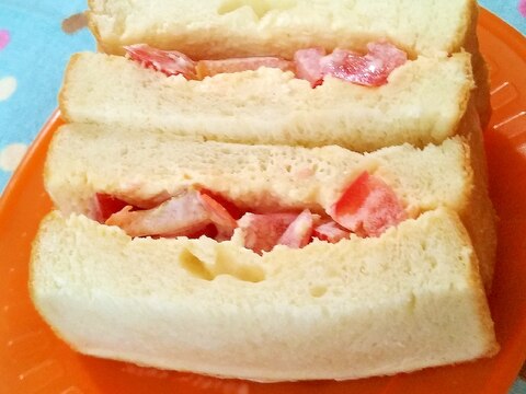 6枚切り食パンで★フレッシュトマトサンドイッチ